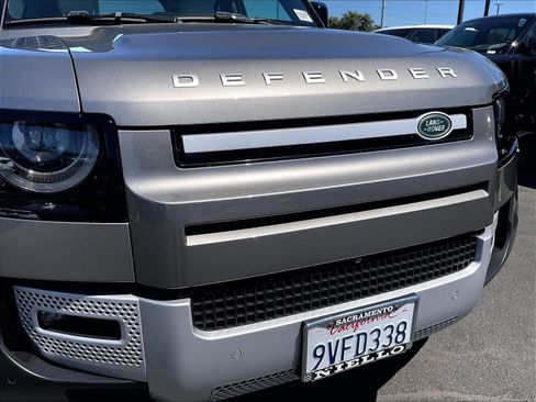 Used 2025 Land Rover Defender 90 S AWD/4WD image 33