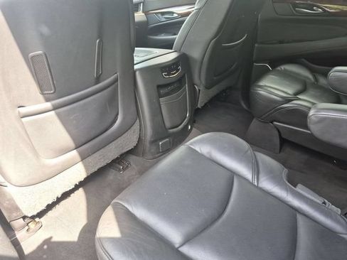 Used 2017 Cadillac Escalade ESV Luxury AWD/4WD image 27