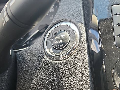 Used 2021 Nissan Rogue Sport SV image 24