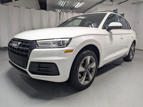 Used 2020 Audi Q5 2.0T Premium w/ Titanium Sport Package image 5
