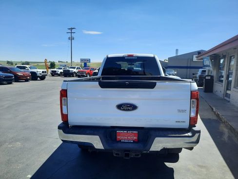 Used 2019 Ford F250 XL w/ Power Equipment Group AWD/4WD image 3