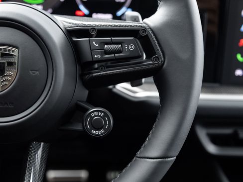 Certified 2026 Porsche Cayenne Turbo AWD/4WD image 16