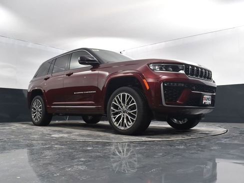 New 2026 Jeep Grand Cherokee Summit image 48