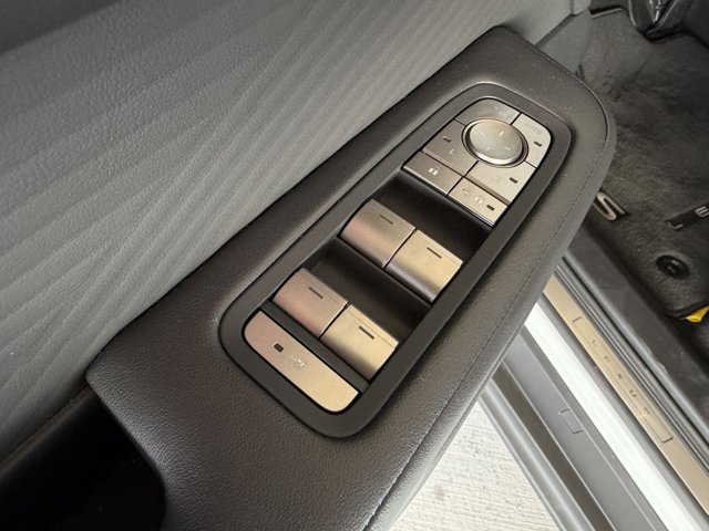 Certified 2026 Lexus ES 350e w/ Convenience Package FWD image 9