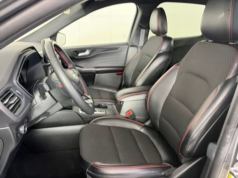 Certified 2025 Ford Escape ST-Line Select AWD/4WD image 11