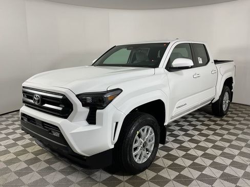 New 2025 Toyota Tacoma SR5 image 3