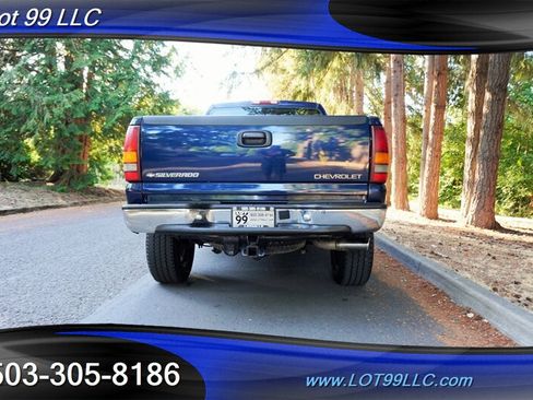 Used 2001 Chevrolet Silverado 2500 LS w/ Off-Road Skid Plate Pkg AWD/4WD image 10