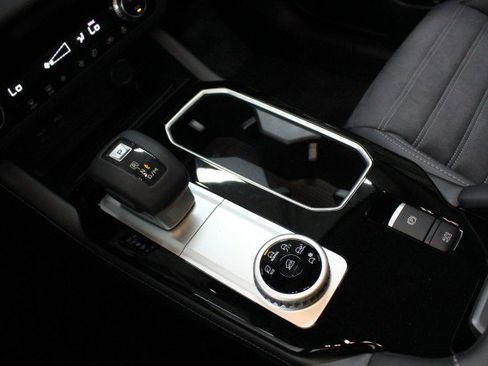 New 2026 Mitsubishi Outlander SE image 14