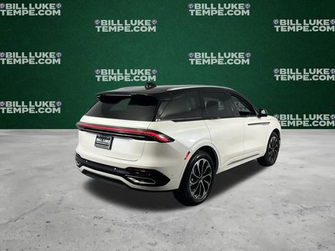 Used 2024 Lincoln Nautilus Reserve image 7