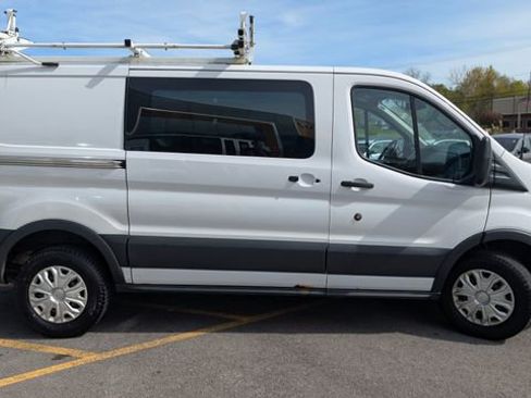 Used 2018 Ford Transit 250 130 Low Roof w/ Exterior Upgrade Package RWD image 4