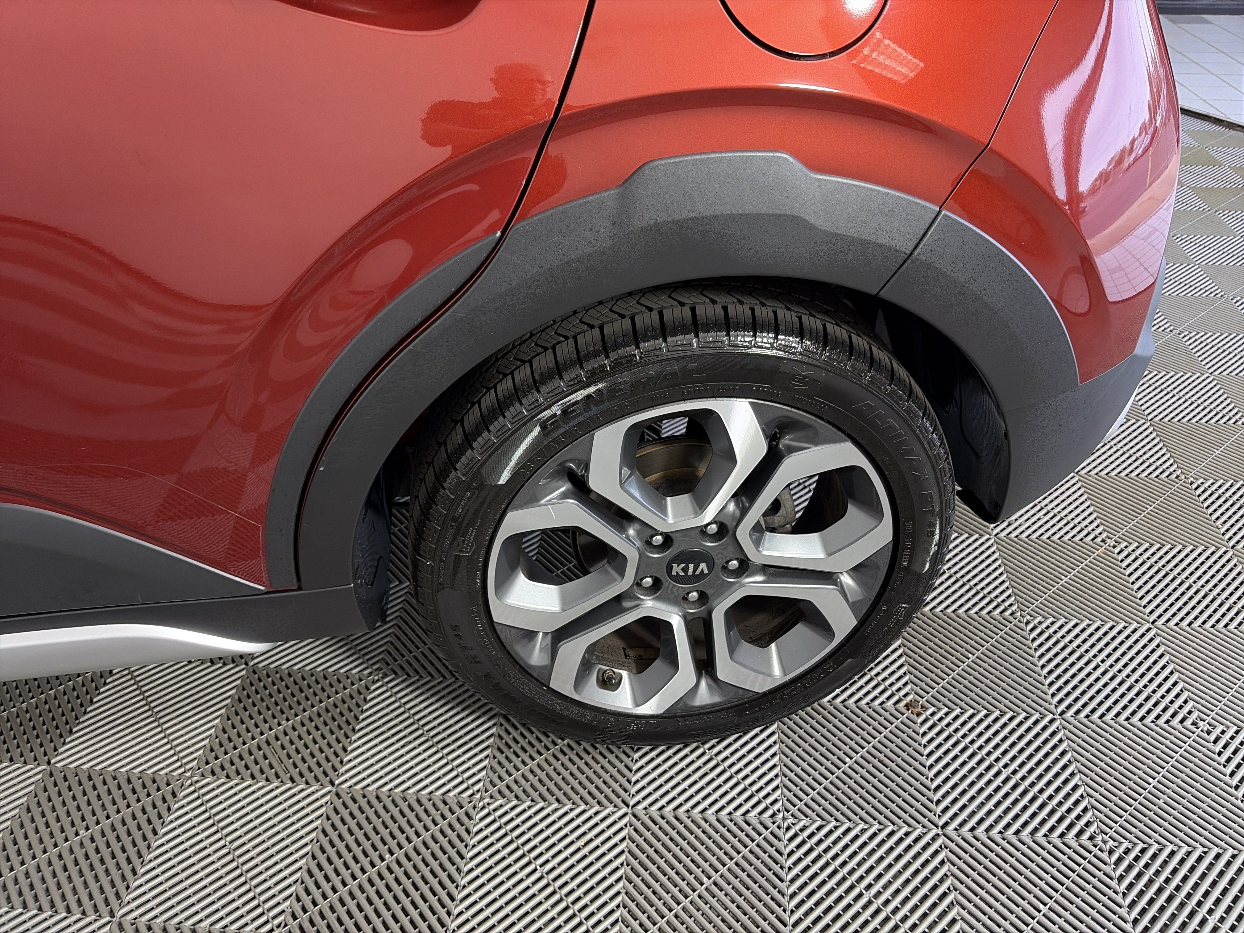 Certified 2021 Kia Soul X-Line FWD image 14