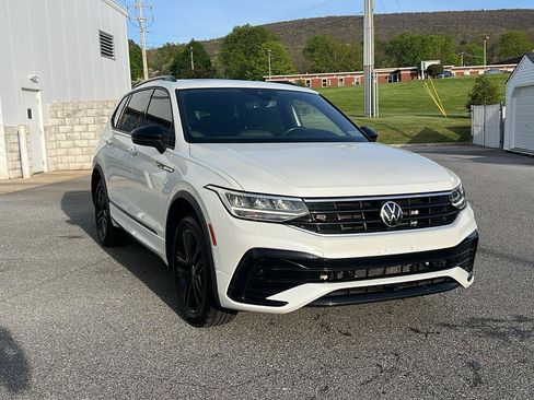 Used 2022 Volkswagen Tiguan SE R-Line AWD/4WD image 1