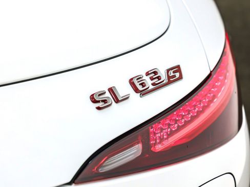 New 2025 Mercedes-Benz SL 63 AMG S e Performance 4MATIC image 9