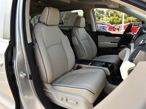 New 2026 Honda Odyssey Touring image 24