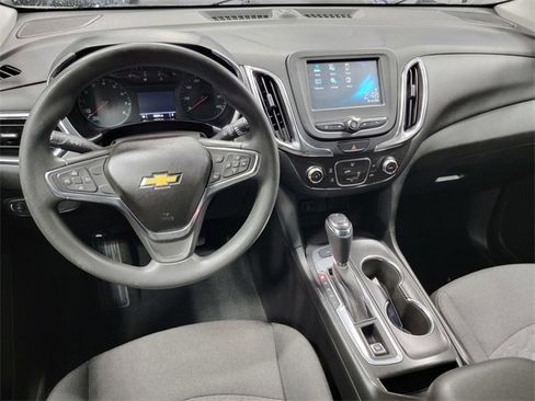 Used 2018 Chevrolet Equinox LT image 32