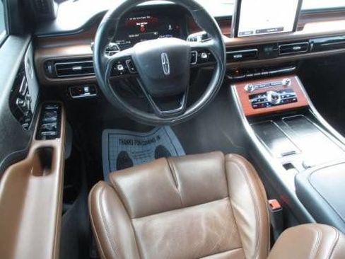 Used 2023 Lincoln Aviator Grand Touring w/ Equipment Group 301A image 5