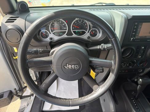 Used 2008 Jeep Wrangler Unlimited Rubicon w/ PWR Convenience Group AWD/4WD image 13