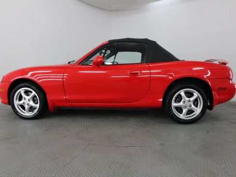 Used 2002 MAZDA MX-5 Miata RWD image 4