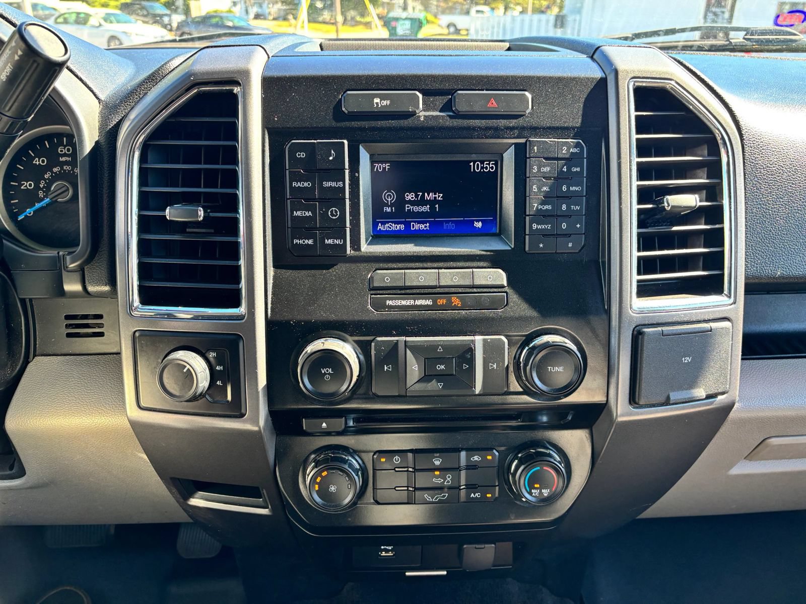 Used 2016 Ford F150 XLT AWD/4WD image 21