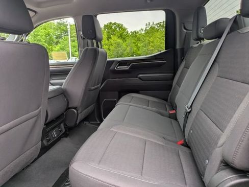 Used 2022 Chevrolet Silverado 1500 LT AWD/4WD image 17