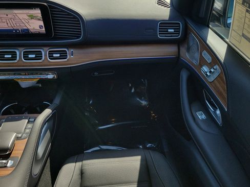 New 2026 Mercedes-Benz GLS 580 4MATIC image 21