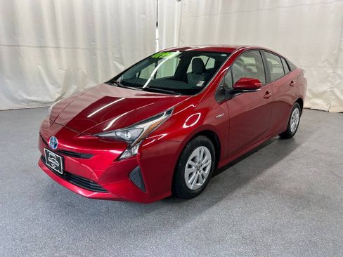 Used 2016 Toyota Prius Two FWD image 1