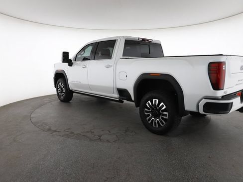 Certified 2025 GMC Sierra 2500 Denali Ultimate w/ Max Trailering Package AWD/4WD image 9