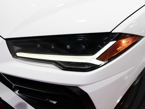 Used 2019 Lamborghini Urus AWD/4WD image 41