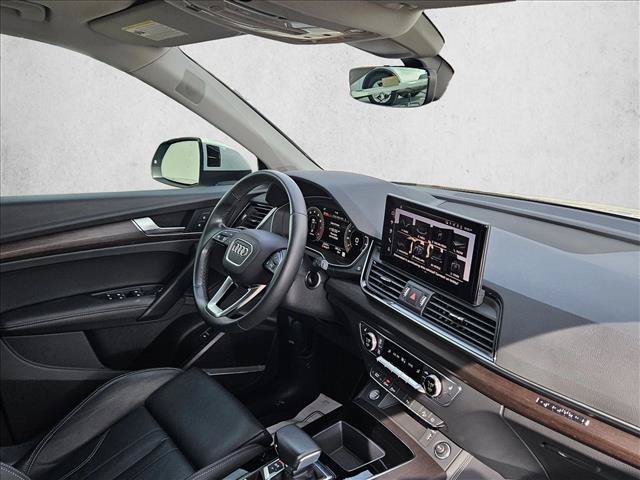 Certified 2025 Audi Q5 2.0T Premium Plus w/ Premium Plus Package AWD/4WD image 11
