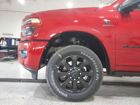 New 2026 RAM 2500 Laramie AWD/4WD image 17