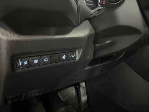 Used 2021 Toyota RAV4 XLE Premium AWD/4WD image 15