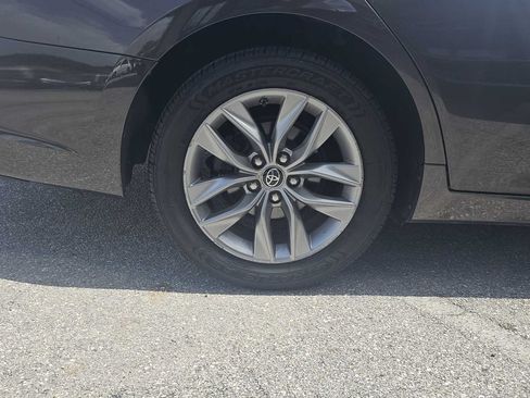 Used 2019 Toyota Avalon XLE w/ Moonroof Package FWD image 10
