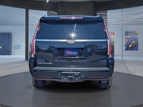 Used 2016 Cadillac Escalade Luxury image 5