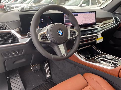 New 2026 BMW X5 xDrive40i w/ M Sport Package AWD/4WD image 14