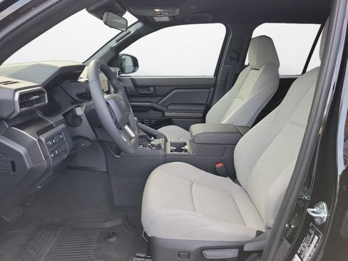 Used 2025 Toyota 4Runner SR5 image 9