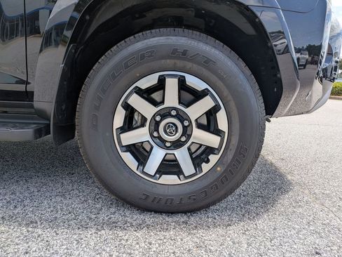 Used 2024 Toyota 4Runner TRD Off-Road Premium AWD/4WD image 11