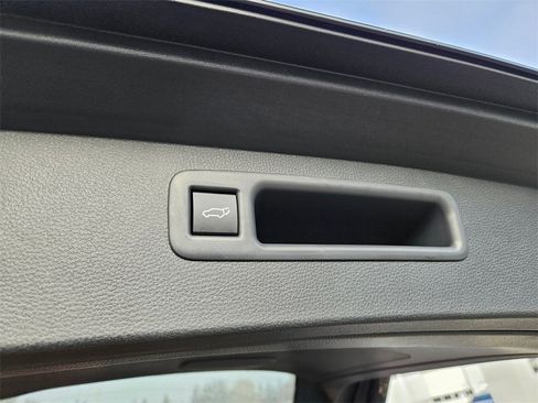 New 2025 Toyota Highlander XSE image 12