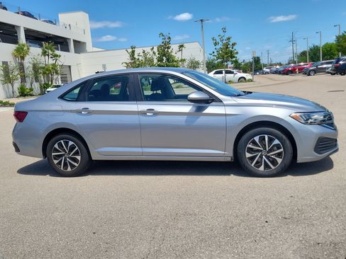 Used 2024 Volkswagen Jetta S image 2