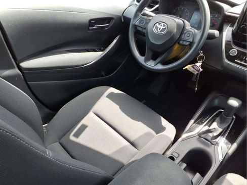 Used 2025 Toyota Corolla LE FWD image 10