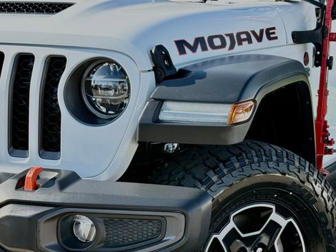 Used 2021 Jeep Gladiator Mojave AWD/4WD image 3