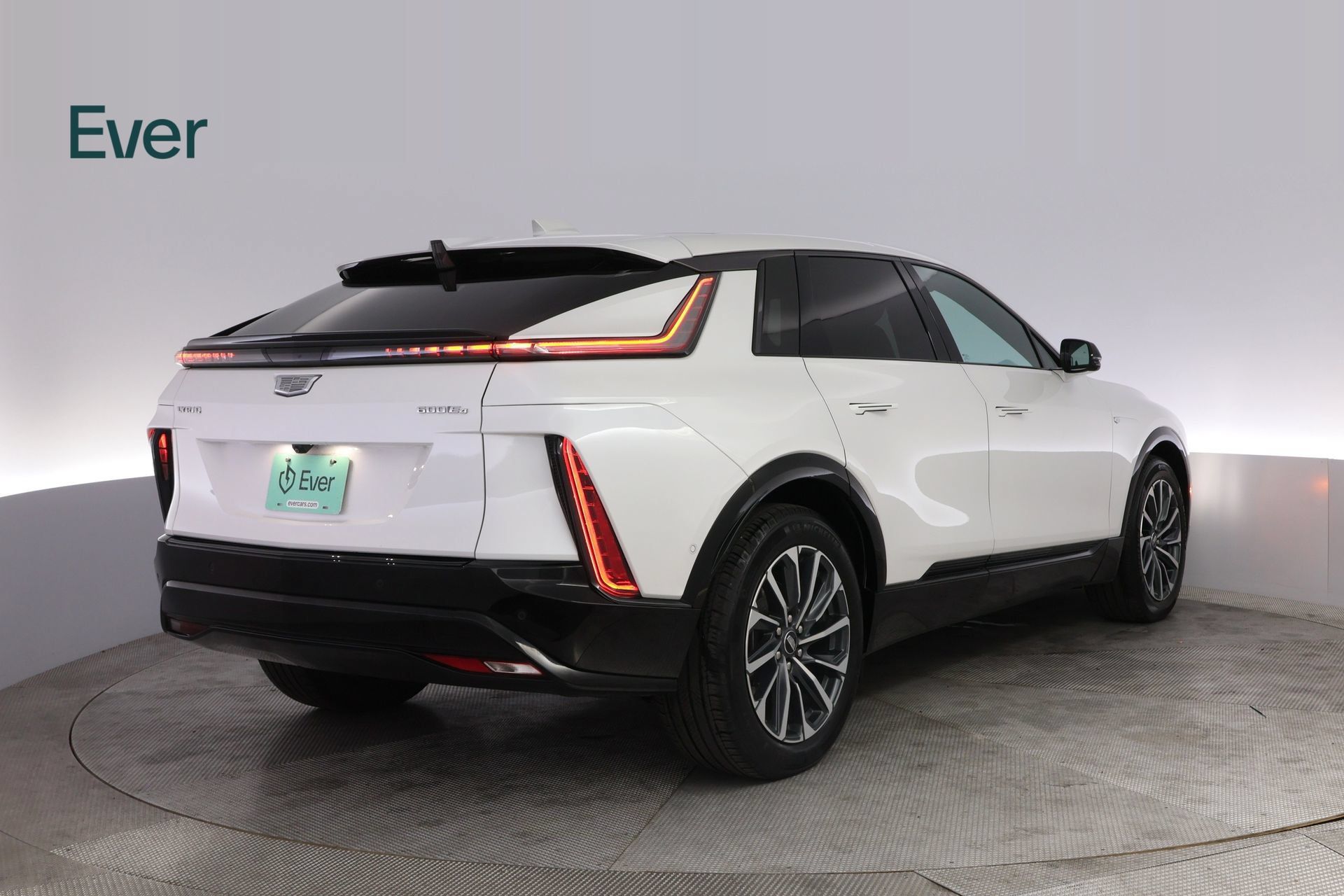 Used 2024 Cadillac Lyriq Sport w/ LPO, Floor Liner Package AWD/4WD image 3
