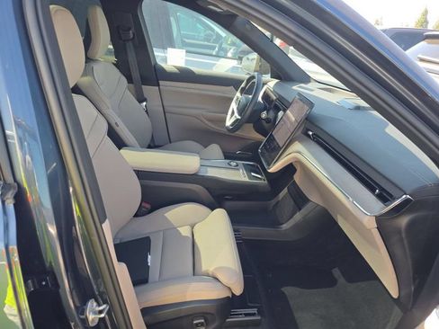 Used 2025 Volvo EX90 Plus AWD/4WD image 7