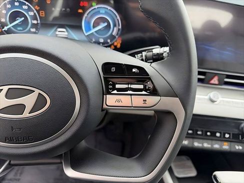 New 2026 Hyundai Elantra Limited FWD image 18