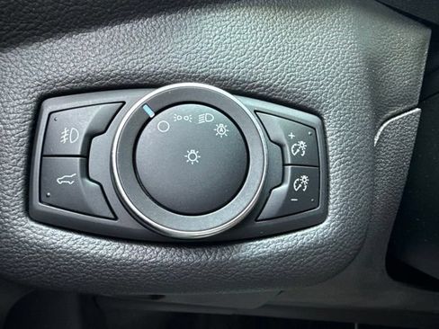 Used 2018 Ford Escape SE FWD image 19