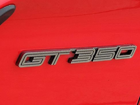 Used 2016 Ford Mustang Shelby GT350 w/ Technology Package RWD image 9