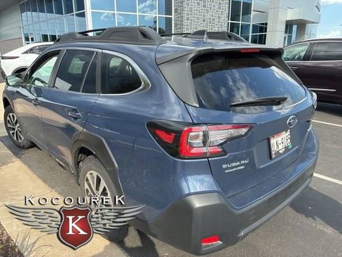 Used 2023 Subaru Outback Premium AWD/4WD image 8