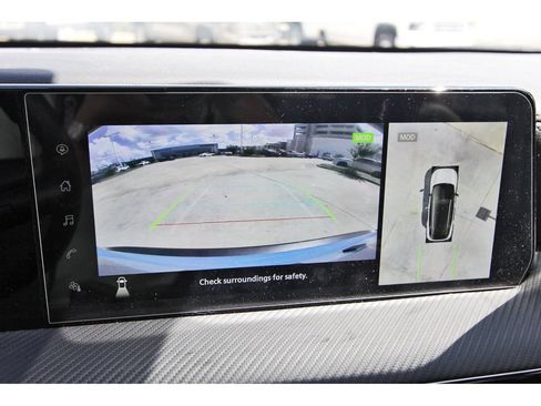 Used 2025 Nissan Kicks SR FWD image 15