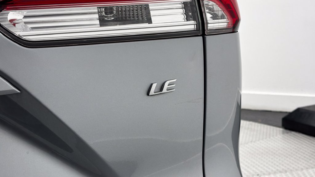 Certified 2025 Toyota Corolla Cross LE FWD image 9