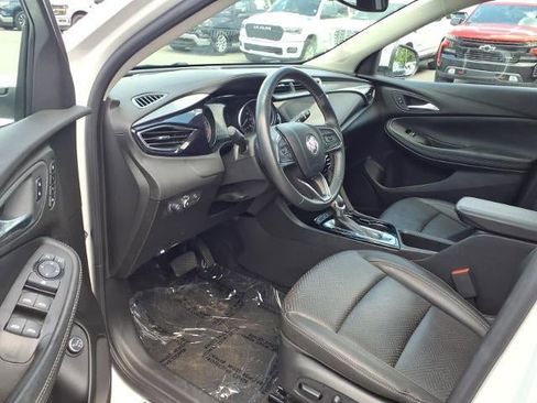 Used 2023 Buick Encore GX Essence w/ Experience Buick Package FWD image 6