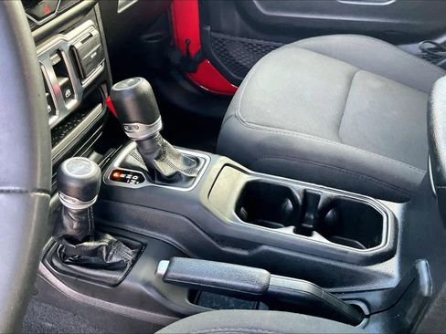 Used 2023 Jeep Wrangler Sport S image 13